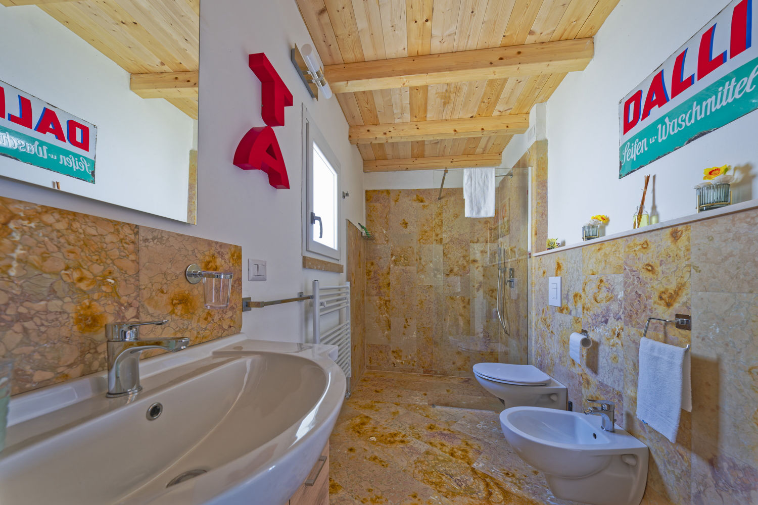 Apartment Limone bathroom